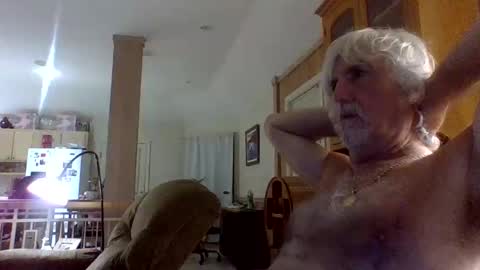 Snapshot of winedog2020 chatting on April 2026 08:19:02 AM Gundja Man online show from April 2026 08:19:02 AM