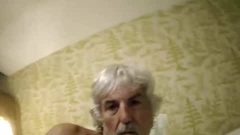 Snapshot of winedog2020 chatting on June 2026 06:33:02 PM Gundja Man online show from June 2026 06:33:02 PM