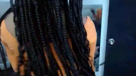 WinnyBarness online show from November 2025 02:00:02 AM