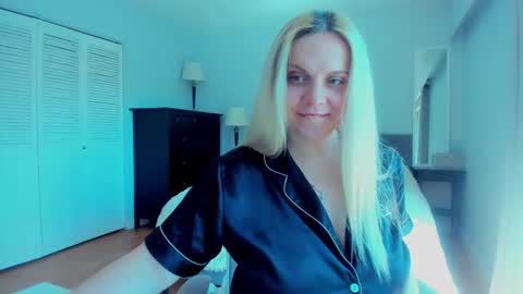 Snapshot of winter_miracle chatting on May 2026 11:39:01 PM Winter Miracle online show from May 2026 11:39:01 PM