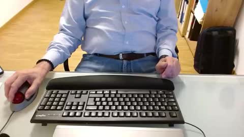 winterfreund99 online show from November 2025 12:33:02 PM