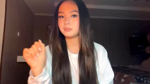 Amina online show from October 2025 02:24:01 PM