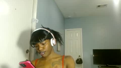 Snapshot of wishhwashy22 chatting on February 2025 05:15:02 AM Chanel online show from February 2025 05:15:02 AM