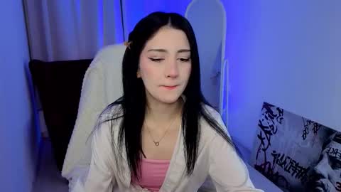 Vivian online show from December 2025 05:45:02 AM