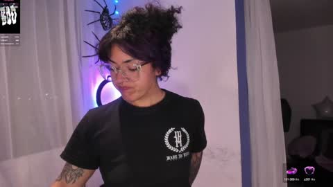     Luna Violeta  A r t i s t  online show from January 2025 04:55:01 AM