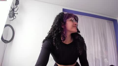    Luna Violeta  A r t i s t  online show from March 2025 08:53:01 PM
