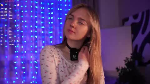 Hollis online show from December 2025 09:33:01 PM