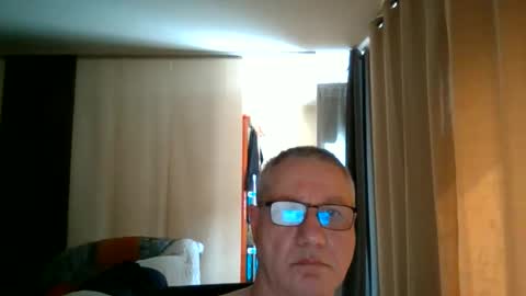 Snapshot of wixer1970 chatting on May 2026 01:18:02 PM wixer1970 online show from May 2026 01:18:02 PM