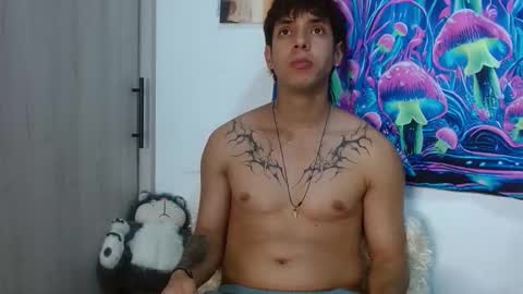 wolf_light online show from January 2026 02:03:02 AM