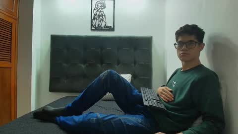  W O L F  online show from February 2025 11:20:01 AM