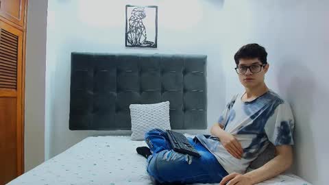  W O L F  online show from February 2025 11:15:01 AM