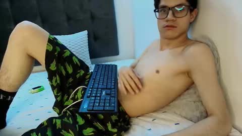  W O L F  online show from February 2025 05:31:01 PM