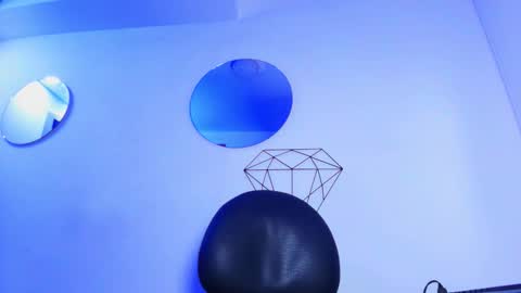  W O L F  online show from November 2025 11:42:02 AM