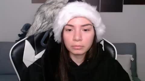 Snapshot of wolfs_daughter chatting on January 2025 05:22:02 AM Alex online show from January 2025 05:22:02 AM