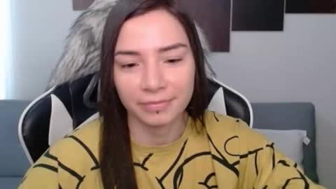 Snapshot of wolfs_daughter chatting on January 2025 08:37:01 PM Alex online show from January 2025 08:37:01 PM