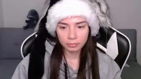 Snapshot of wolfs_daughter chatting on January 2025 02:14:01 AM Alex online show from January 2025 02:14:01 AM