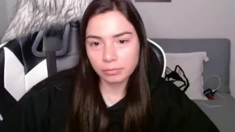 Snapshot of wolfs_daughter chatting on January 2025 02:17:01 AM Alex online show from January 2025 02:17:01 AM