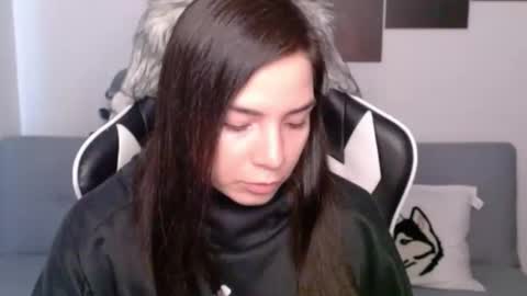 Snapshot of wolfs_daughter chatting on January 2025 10:01:01 PM Alex online show from January 2025 10:01:01 PM