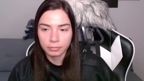 Snapshot of wolfs_daughter chatting on January 2025 02:43:01 AM Alex online show from January 2025 02:43:01 AM