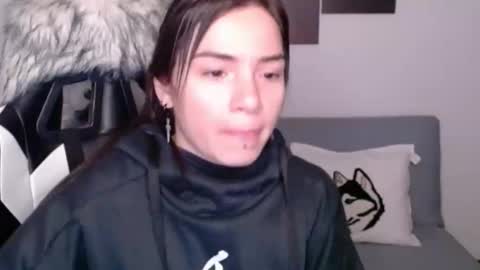 Snapshot of wolfs_daughter chatting on January 2025 02:33:02 AM Alex online show from January 2025 02:33:02 AM