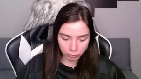 Snapshot of wolfs_daughter chatting on January 2025 02:45:02 AM Alex online show from January 2025 02:45:02 AM