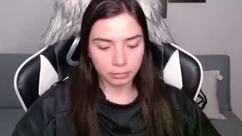 Snapshot of wolfs_daughter chatting on January 2025 02:42:02 AM Alex online show from January 2025 02:42:02 AM