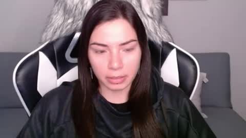 Snapshot of wolfs_daughter chatting on January 2025 02:40:02 AM Alex online show from January 2025 02:40:02 AM