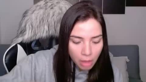 Snapshot of wolfs_daughter chatting on February 2025 03:11:02 AM Alex online show from February 2025 03:11:02 AM