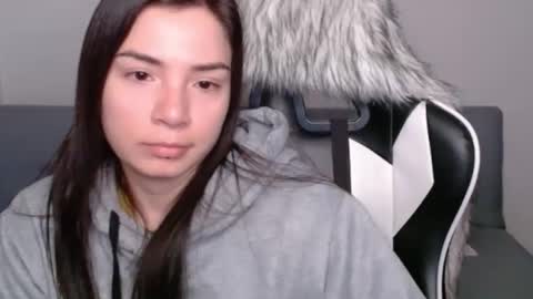 Snapshot of wolfs_daughter chatting on February 2025 01:58:01 AM Alex online show from February 2025 01:58:01 AM