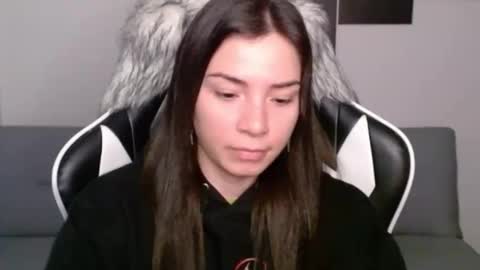 Snapshot of wolfs_daughter chatting on February 2025 04:57:01 AM Alex online show from February 2025 04:57:01 AM