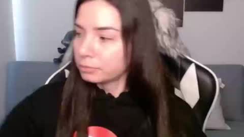 Snapshot of wolfs_daughter chatting on March 2025 07:06:02 PM Alex online show from March 2025 07:06:02 PM