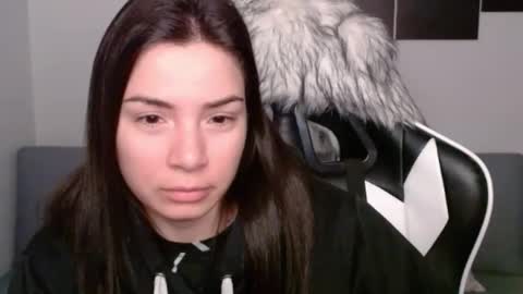 Snapshot of wolfs_daughter chatting on March 2025 04:24:02 AM Alex online show from March 2025 04:24:02 AM