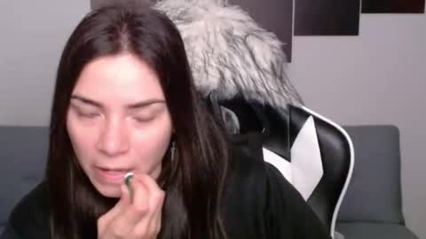 Snapshot of wolfs_daughter chatting on March 2025 05:13:01 AM Alex online show from March 2025 05:13:01 AM