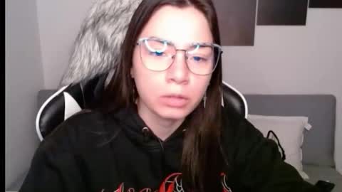 Snapshot of wolfs_daughter chatting on September 2025 02:00:02 AM Alex online show from September 2025 02:00:02 AM