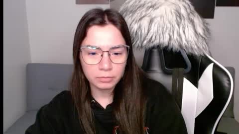 Snapshot of wolfs_daughter chatting on September 2025 02:57:01 AM Alex online show from September 2025 02:57:01 AM