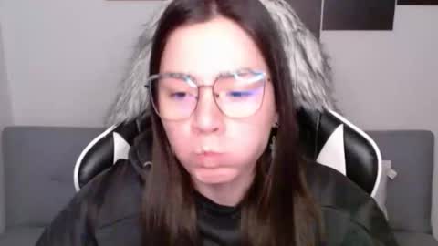 Snapshot of wolfs_daughter chatting on October 2025 02:09:02 AM Alex online show from October 2025 02:09:02 AM