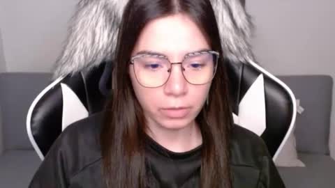 Snapshot of wolfs_daughter chatting on October 2025 03:15:02 AM Alex online show from October 2025 03:15:02 AM