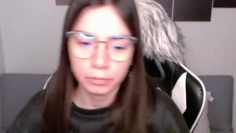 Snapshot of wolfs_daughter chatting on October 2025 03:27:01 AM Alex online show from October 2025 03:27:01 AM