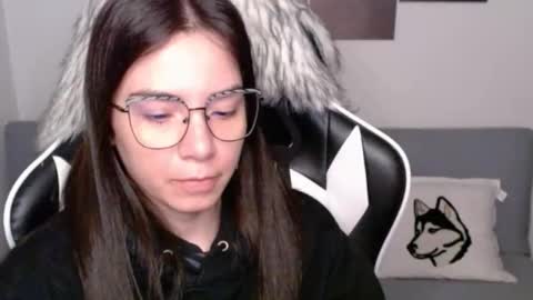 Snapshot of wolfs_daughter chatting on October 2025 03:09:01 AM Alex online show from October 2025 03:09:01 AM