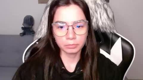 Snapshot of wolfs_daughter chatting on November 2025 02:11:02 AM Alex online show from November 2025 02:11:02 AM