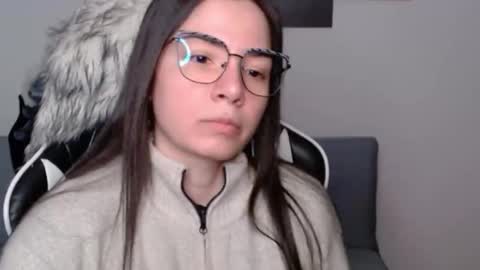 Snapshot of wolfs_daughter chatting on December 2025 02:27:01 AM Alex online show from December 2025 02:27:01 AM