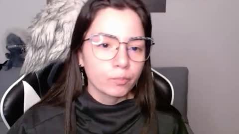 Snapshot of wolfs_daughter chatting on December 2025 03:24:02 AM Alex online show from December 2025 03:24:02 AM