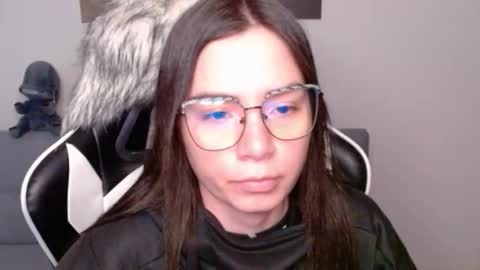 Snapshot of wolfs_daughter chatting on January 2026 02:04:02 AM Alex online show from January 2026 02:04:02 AM