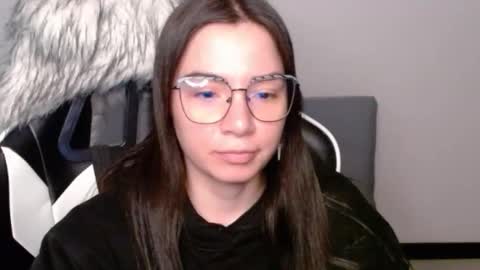 Snapshot of wolfs_daughter chatting on January 2026 02:14:01 AM Alex online show from January 2026 02:14:01 AM