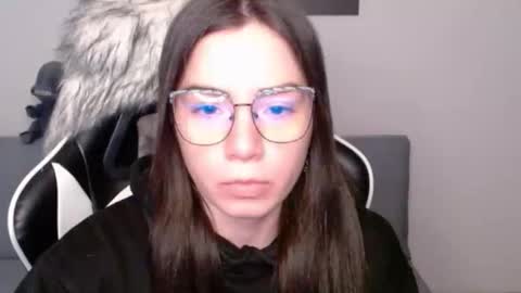 Snapshot of wolfs_daughter chatting on January 2026 02:06:01 AM Alex online show from January 2026 02:06:01 AM