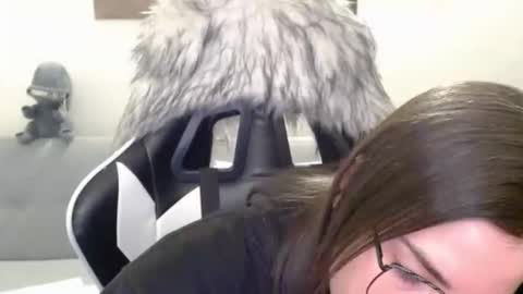 Snapshot of wolfs_daughter chatting on January 2026 02:06:02 AM Alex online show from January 2026 02:06:02 AM