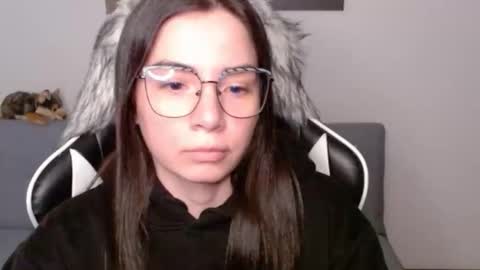 Snapshot of wolfs_daughter chatting on February 2026 02:10:01 AM Alex online show from February 2026 02:10:01 AM