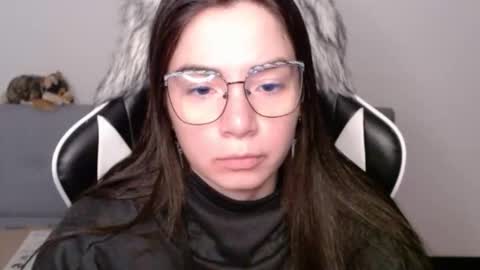 Snapshot of wolfs_daughter chatting on February 2026 02:27:02 AM Alex online show from February 2026 02:27:02 AM