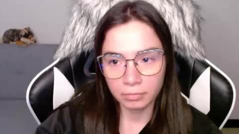 Snapshot of wolfs_daughter chatting on February 2026 02:04:02 AM Alex online show from February 2026 02:04:02 AM