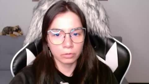 Snapshot of wolfs_daughter chatting on February 2026 02:16:01 AM Alex online show from February 2026 02:16:01 AM